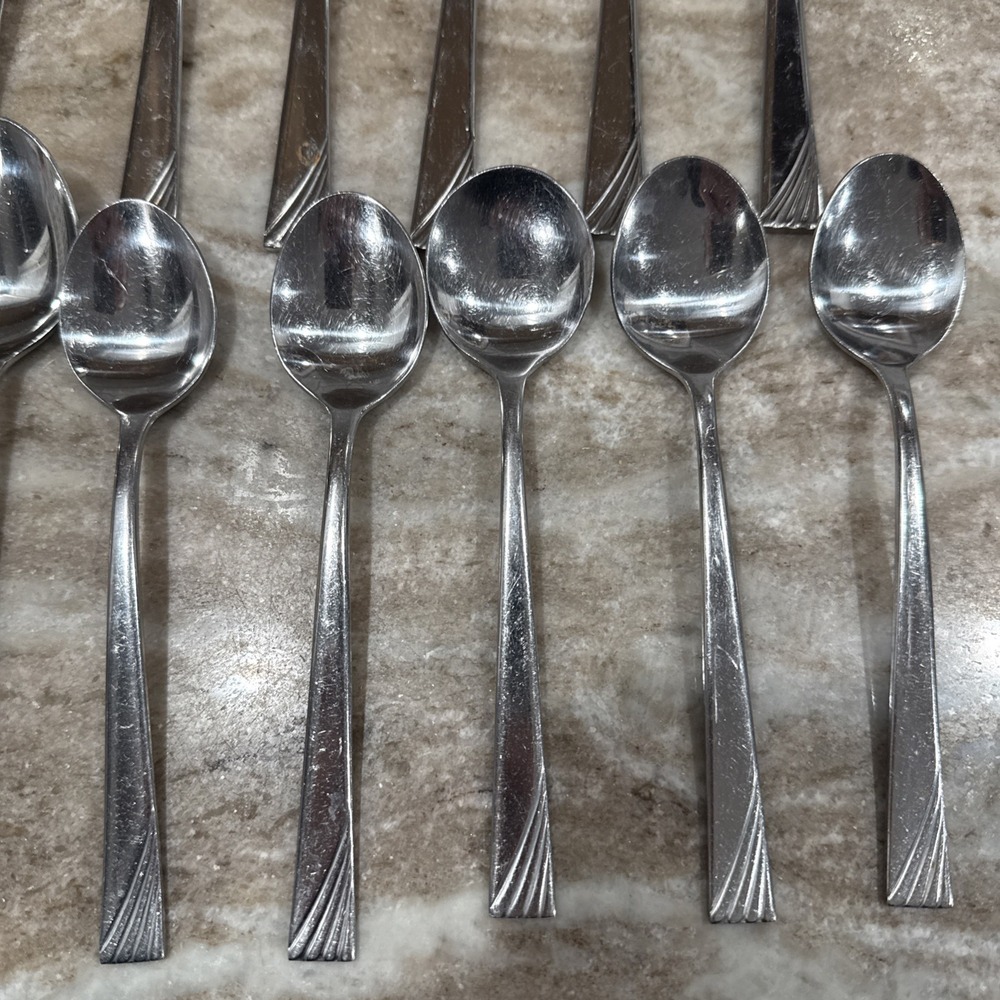 Reed & Barton Select Canaveral Stainless Flatware 35 Pc Lot Knives Forks Spoons - Picture 3 of 16